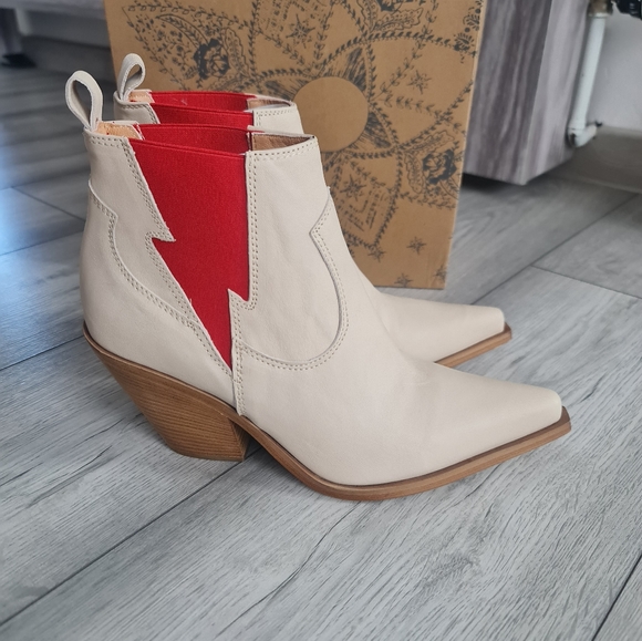 Free People Flash Chelsea Western Boots - Picture 7 of 8